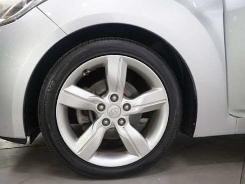 Used 2015 Hyundai Veloster image 25