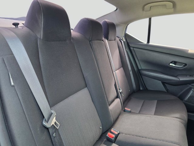 Used 2022 Nissan Sentra SV FWD image 12