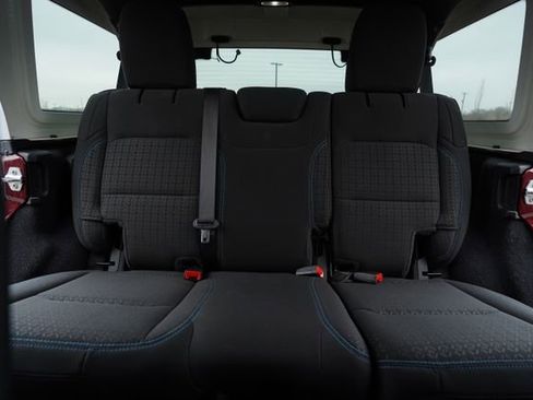 Used 2021 Jeep Wrangler Unlimited Islander image 33