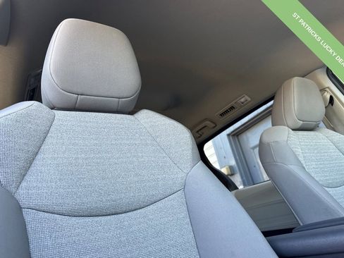 Used 2024 Toyota Sienna LE image 18