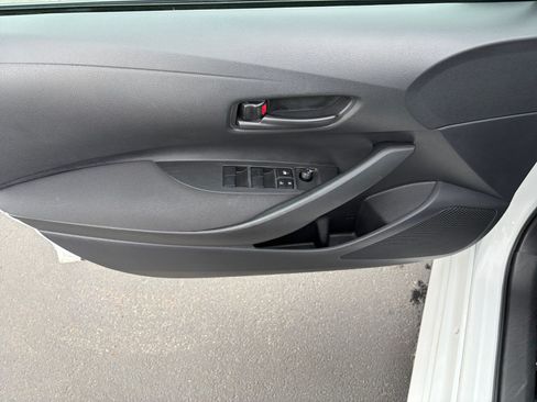 Certified 2025 Toyota Corolla LE FWD image 9