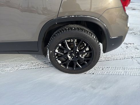 Used 2021 Chevrolet Trax LT w/ Driver Confidence Package image 12