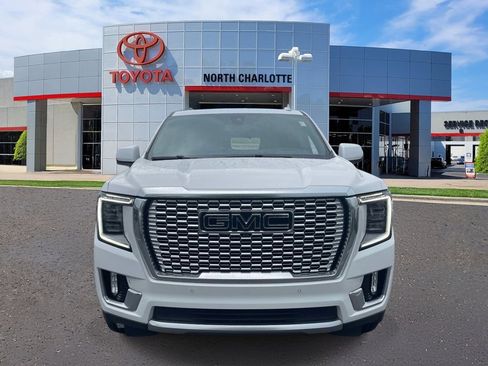 Used 2021 GMC Yukon Denali AWD/4WD image 3