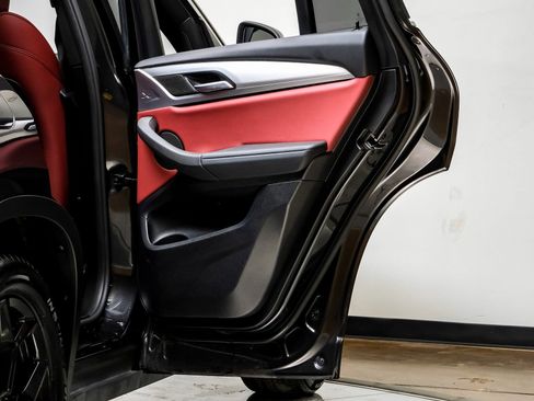 Used 2025 BMW X4 xDrive30i w/ Premium Package image 48