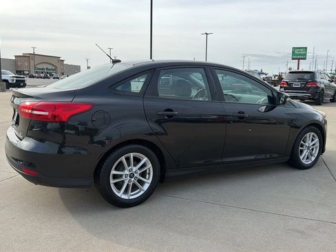 Used 2015 Ford Focus SE FWD image 19