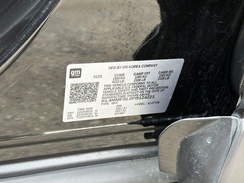Used 2023 Buick Encore GX Essence w/ Experience Buick Package FWD image 33