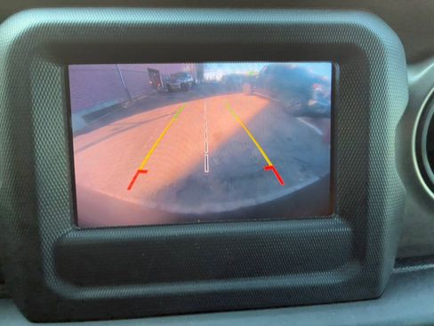 Used 2018 Jeep Wrangler Unlimited Sport S image 20