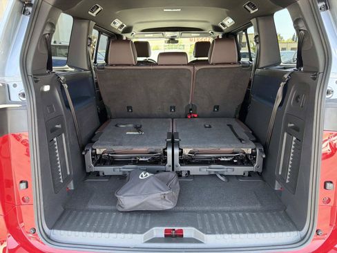 Certified 2025 Volkswagen ID. Buzz Pro S RWD image 5