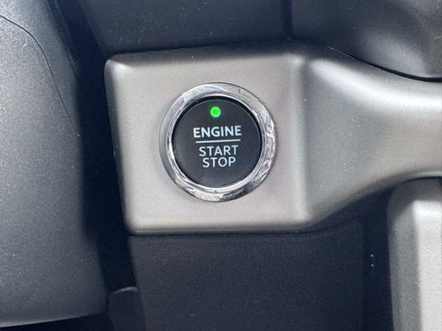 Used 2024 Ford Expedition Max XLT image 6