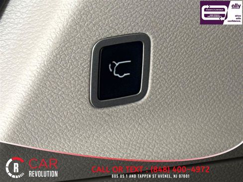 Used 2024 Chrysler Pacifica Limited FWD image 73