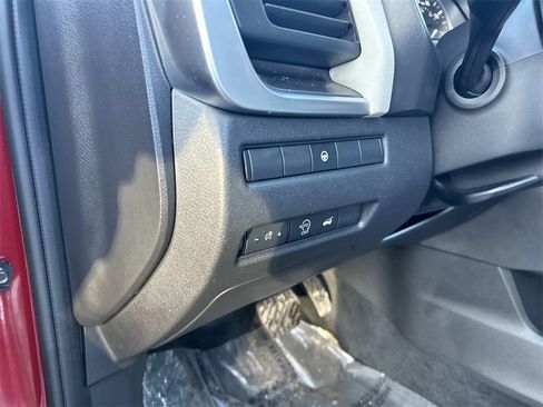 Used 2025 Nissan Rogue SV w/ SV Premium Package image 20