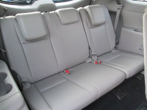 Used 2018 Toyota Highlander XLE AWD/4WD image 15