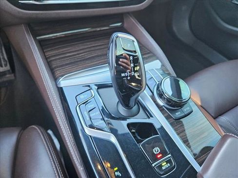 Used 2022 BMW M550i xDrive w/ Executive Package image 17