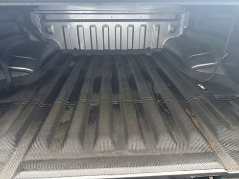 Used 2025 Nissan Frontier SV image 5