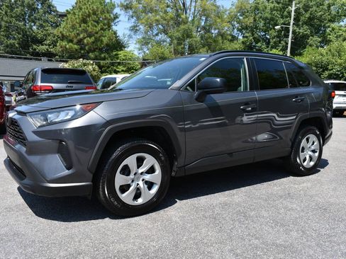 Used 2021 Toyota RAV4 LE FWD image 2