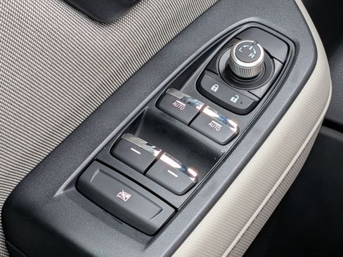 Certified 2025 Subaru Forester Premium w/ Protection Package image 24