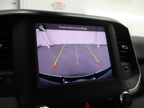 Used 2020 RAM 1500 Big Horn AWD/4WD image 16