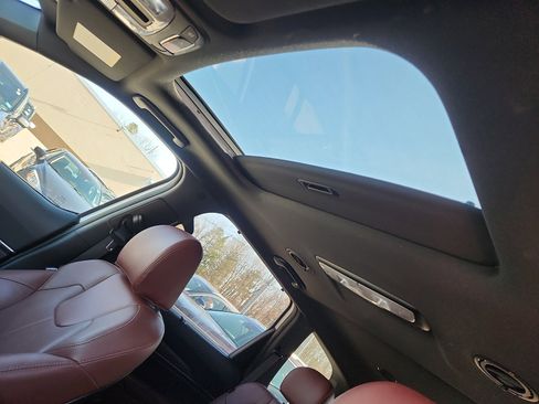 Used 2023 Kia Telluride EX w/ EX Captain's Chair Package AWD/4WD image 22