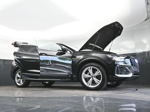 Used 2023 Audi Q8 Prestige AWD/4WD image 35