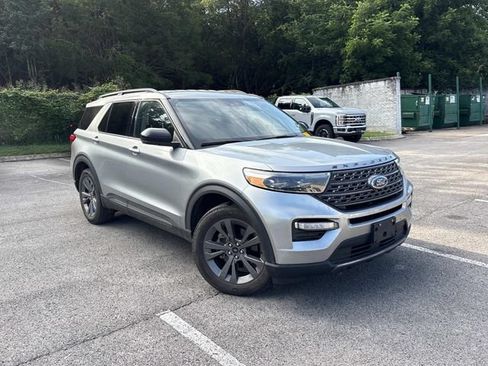 Used 2023 Ford Explorer XLT w/ Equipment Group 202A AWD/4WD image 1