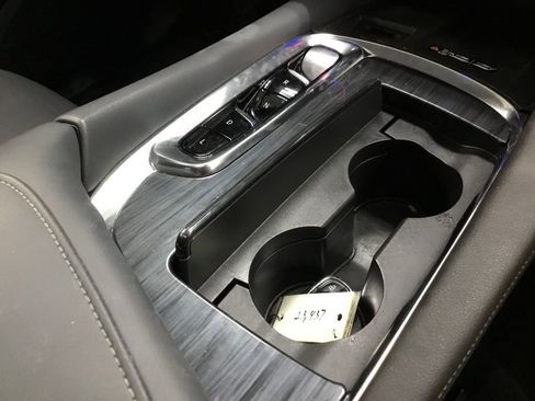 Used 2023 Buick Enclave Essence w/ Experience Buick Package image 28