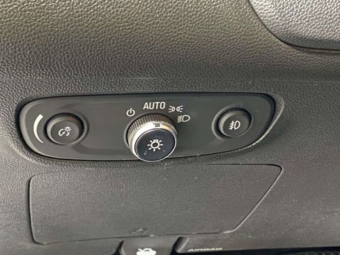 Used 2020 Buick Encore GX Select FWD image 19