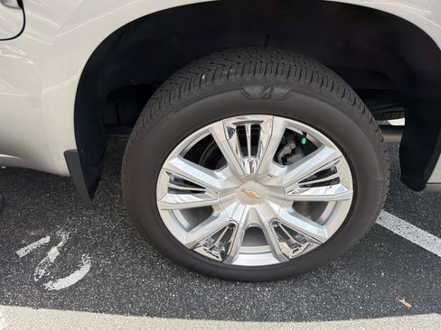 Used 2024 Chevrolet Silverado 1500 High Country w/ High Country Premium Package AWD/4WD image 11