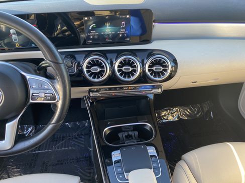 Used 2020 Mercedes-Benz A 220 image 12