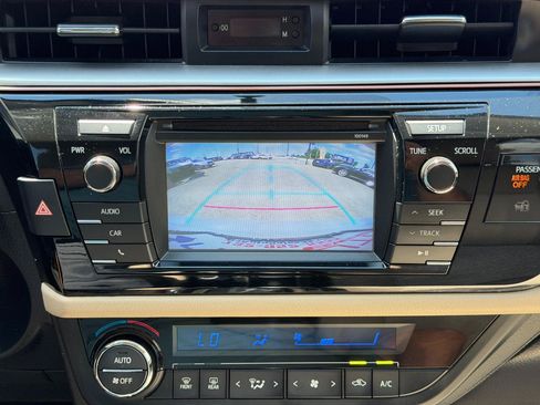 Used 2015 Toyota Corolla LE FWD image 21