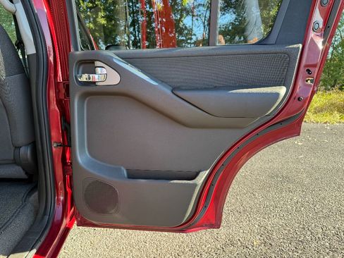 Used 2006 Nissan Pathfinder S image 26