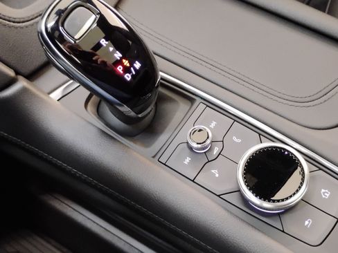 New 2025 Cadillac XT6 Luxury image 40