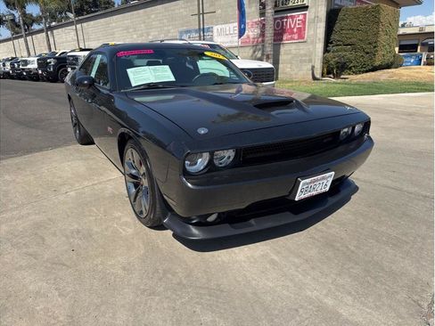 Used 2013 Dodge Challenger SRT8 w/ Harman Kardon Audio Group RWD image 3