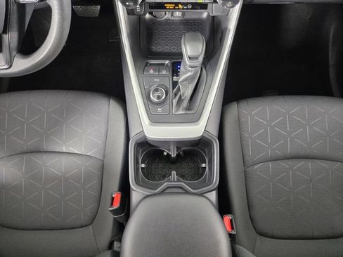 Used 2022 Toyota RAV4 XLE AWD/4WD image 25