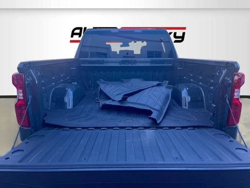 Used 2025 Chevrolet Silverado 1500 LT AWD/4WD image 26