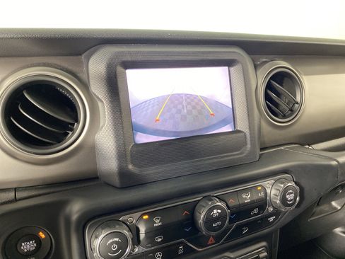 Used 2020 Jeep Wrangler Sport AWD/4WD image 3