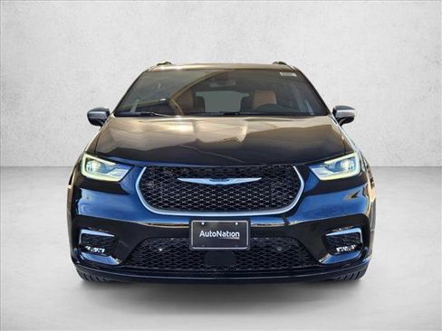 New 2026 Chrysler Pacifica Pinnacle image 4