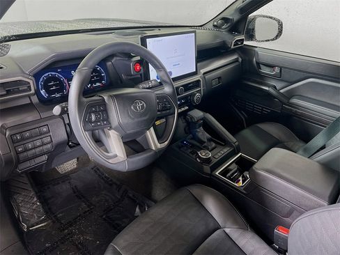 Certified 2025 Toyota 4Runner TRD Off-Road Premium image 10