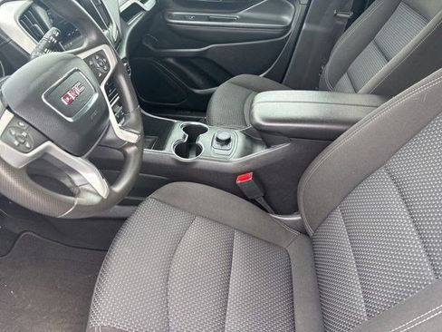Used 2024 GMC Terrain SLE image 11