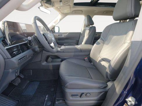 New 2025 INFINITI QX80 Luxe image 11