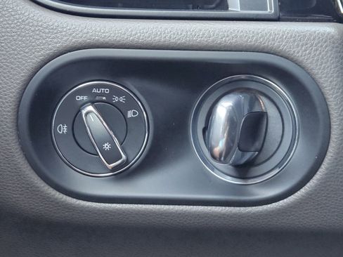 Certified 2025 Porsche Macan image 21