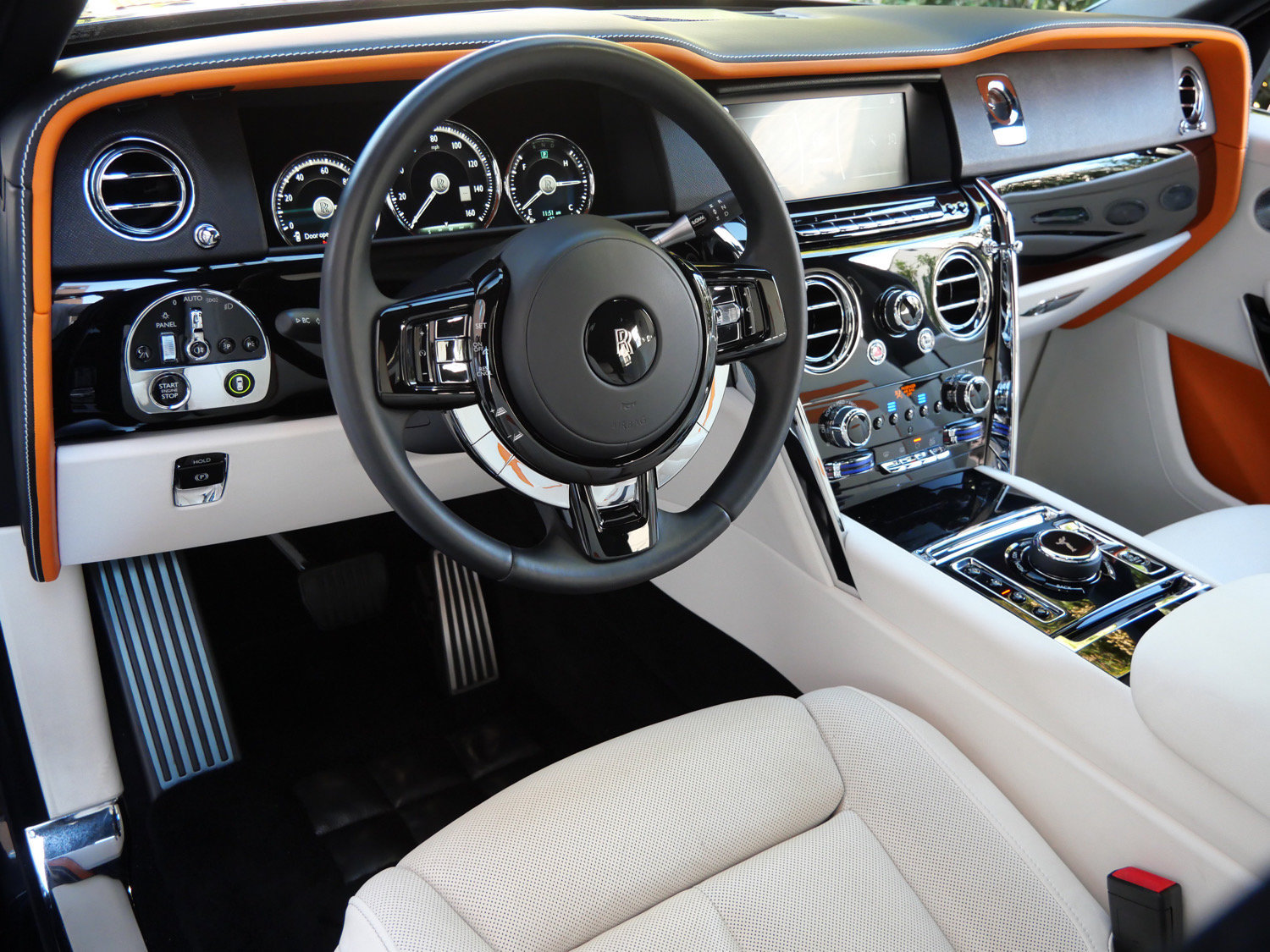 Certified 2022 Rolls-Royce Cullinan w/ Technology Package AWD/4WD image 18
