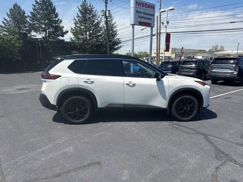 Certified 2023 Nissan Rogue SV w/ SV Premium B Package AWD/4WD image 8