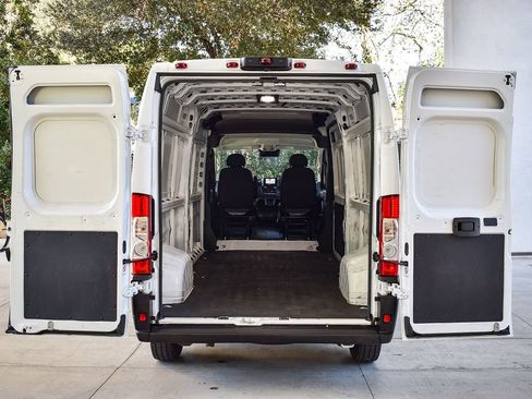 Used 2025 RAM ProMaster 2500 w/ Convenience Group FWD image 24