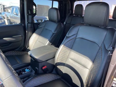 Used 2023 Jeep Gladiator Overland image 14