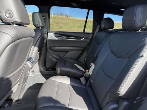 Certified 2021 Cadillac XT6 Premium Luxury image 21