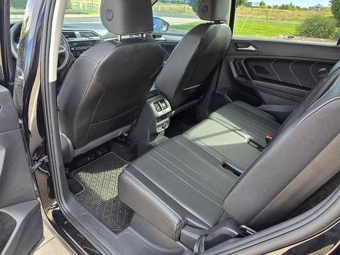 Used 2023 Volkswagen Tiguan SE w/ Panoramic Sunroof Package FWD image 16
