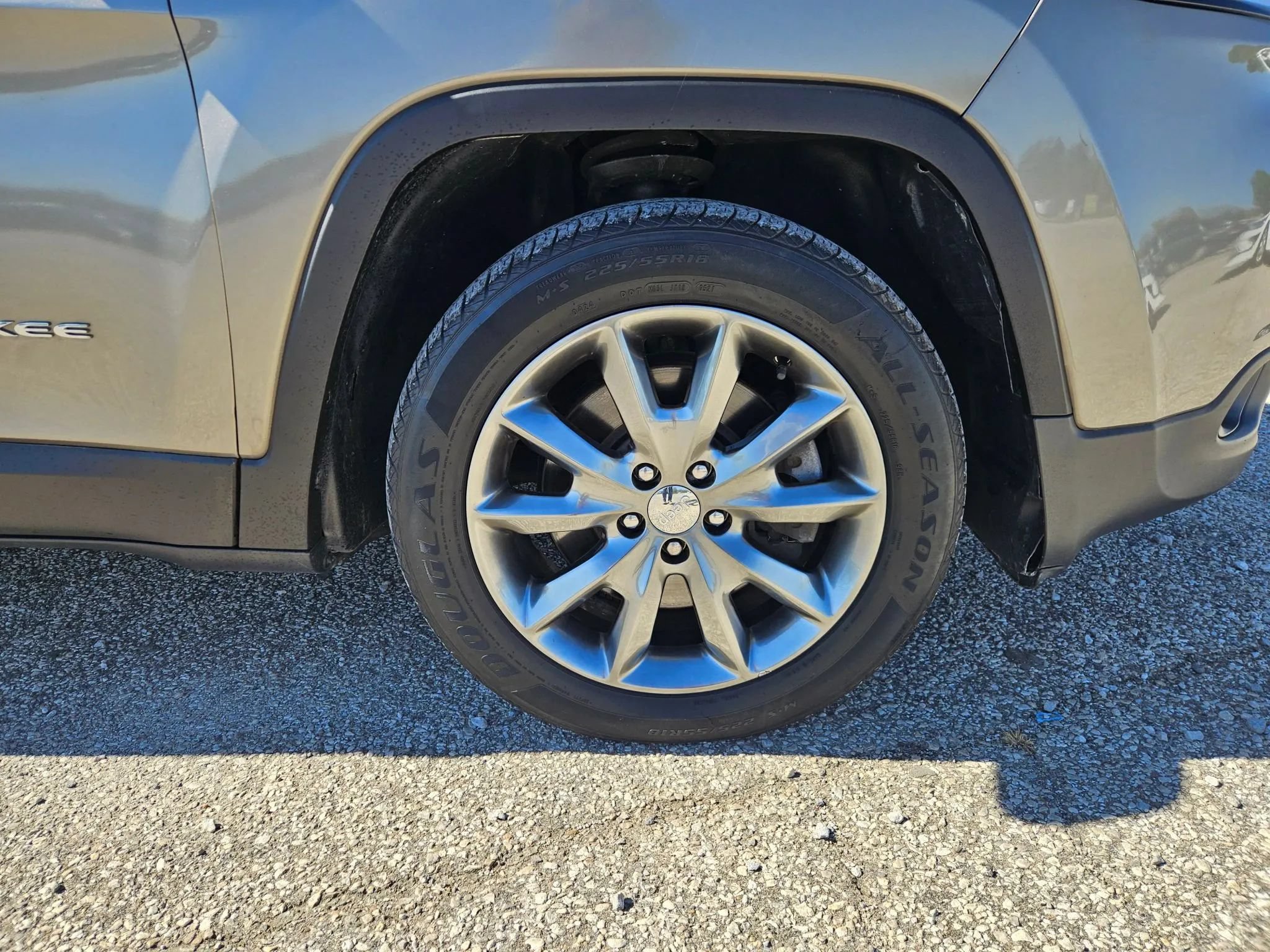 Used 2018 Jeep Cherokee Limited FWD image 10