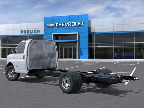 New 2025 Chevrolet Express 4500 w/ Power Convenience Package image 3