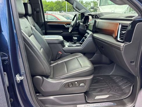 Used 2022 GMC Sierra 1500 Denali AWD/4WD image 17