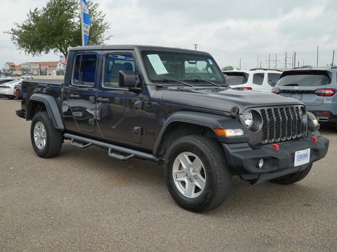 Used 2020 Jeep Gladiator Sport w/ Quick Order Package 24S image 3